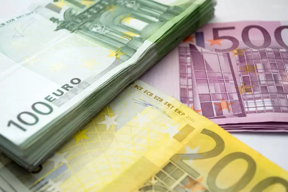 89 Eur To Czk